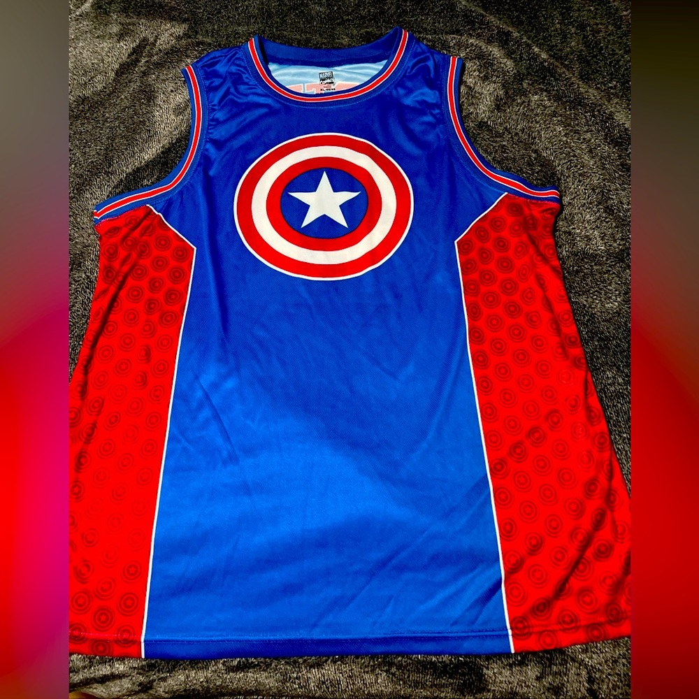 Men’s Captain America Jersey Size Xl NWOT